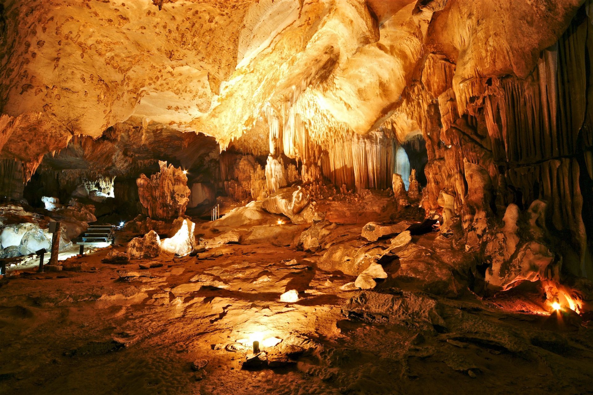 Explore the Enchanting Depths of Lawa Cave in Kanchanaburi 1