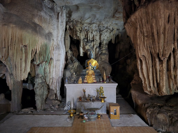 Explore the Enchanting Depths of Lawa Cave in Kanchanaburi 11