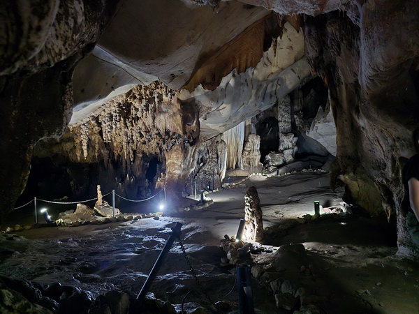 Explore the Enchanting Depths of Lawa Cave in Kanchanaburi 7